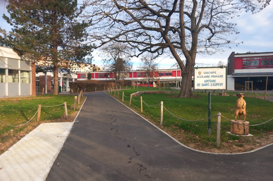 [Visite DDTour] Cours d’écoles végétalisées et gestion des eaux à la parcelle : le pari réussi de Mont-Saint-Aignan